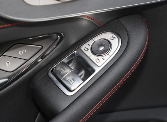 奔驰C级(进口) 2022款 改款 C 260 轿跑车 车厢座椅   门窗控制