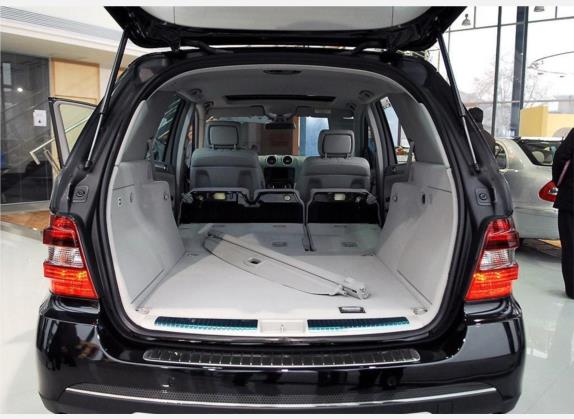 奔驰M级 2006款 ML 350 运动型 车厢座椅   后备厢
