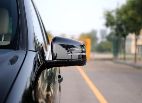 奔驰M级 2010款 ML 350 4MATIC豪华型特别版 外观细节类   外后视镜