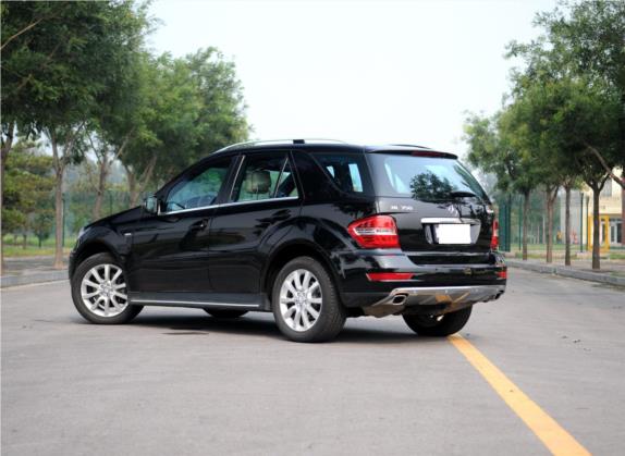 奔驰M级 2010款 ML 350 4MATIC豪华型特别版 外观   斜后