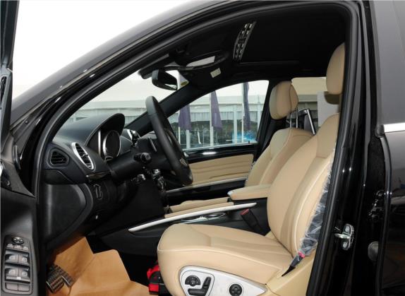 奔驰M级 2010款 ML 500 4MATIC特别版 车厢座椅   前排空间