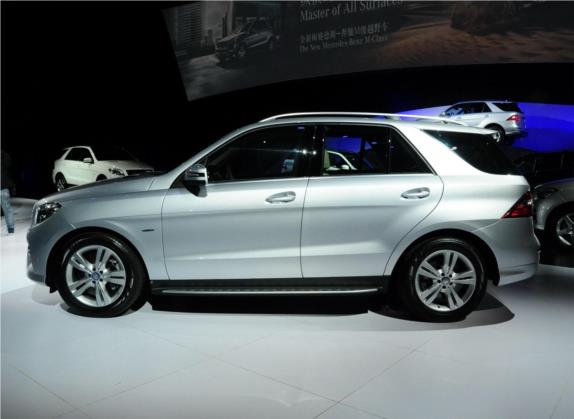 奔驰M级 2012款 ML 350 动感型 外观   正侧