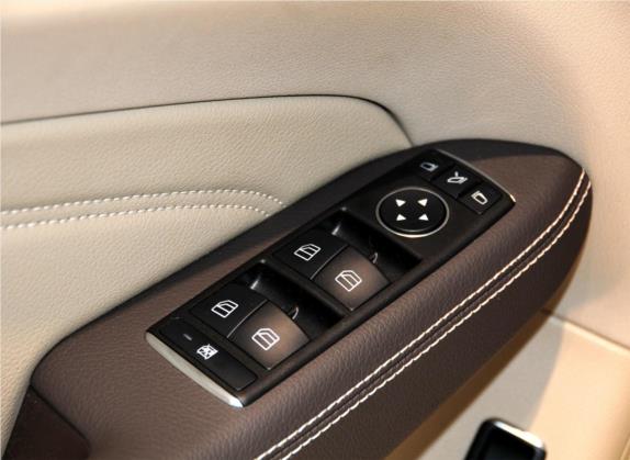 奔驰M级 2012款 ML 350 动感型 车厢座椅   门窗控制