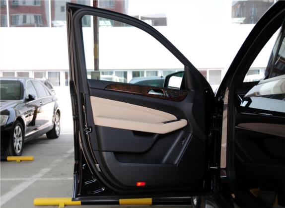 奔驰M级 2012款 ML 350 豪华型 车厢座椅   前门板