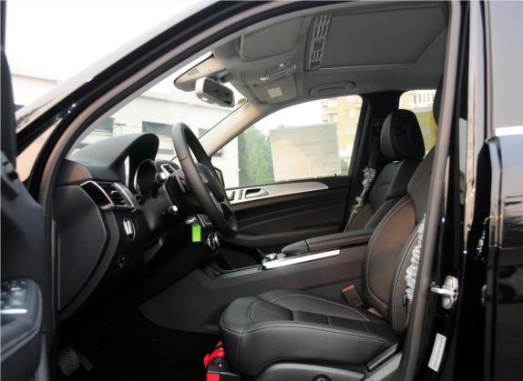 奔驰M级 2012款 ML 300 车厢座椅   前排空间