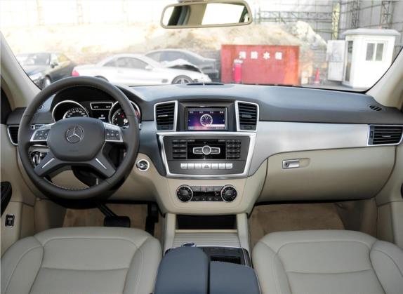 奔驰M级 2014款 ML 320 4MATIC 中控类   中控全图