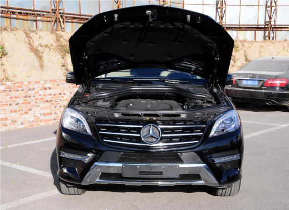 奔驰M级 2014款 ML 320 4MATIC 其他细节类   发动机舱