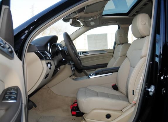 奔驰M级 2014款 ML 320 4MATIC 车厢座椅   前排空间
