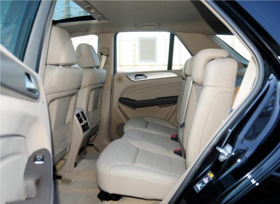 奔驰M级 2014款 ML 320 4MATIC 车厢座椅   后排空间