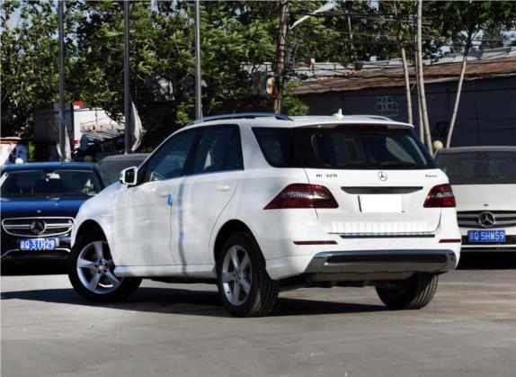 奔驰M级 2015款 ML 320 4MATIC 外观   斜后