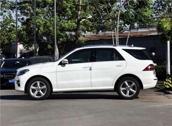 奔驰M级 2015款 ML 320 4MATIC 外观   正侧