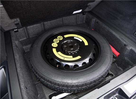 奔驰M级 2015款 ML 400 4MATIC动感型 其他细节类   备胎