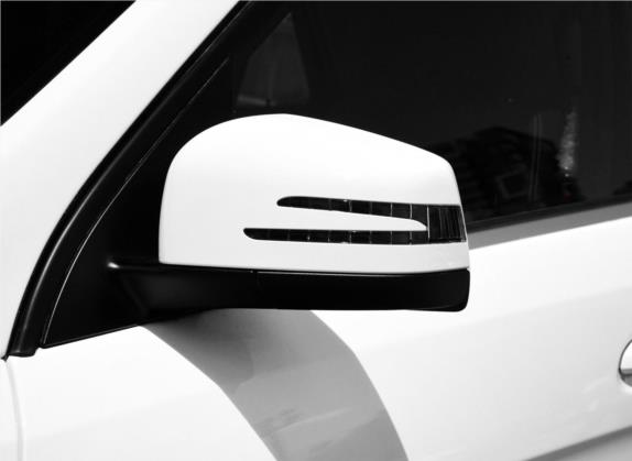 奔驰M级 2015款 ML 400 4MATIC动感型 外观细节类   外后视镜