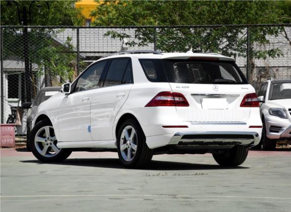 奔驰M级 2015款 ML 400 4MATIC动感型 外观   斜后
