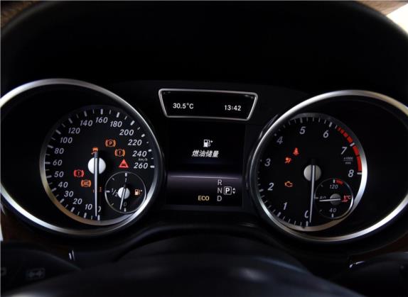 奔驰M级 2015款 ML 400 4MATIC豪华型 中控类   仪表盘