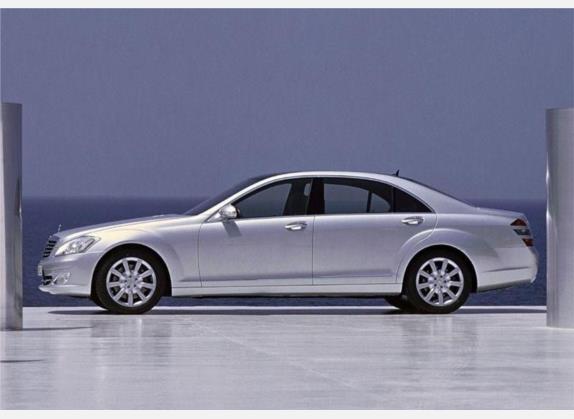 奔驰S级 2008款 S 350 L 豪华型 外观   正侧
