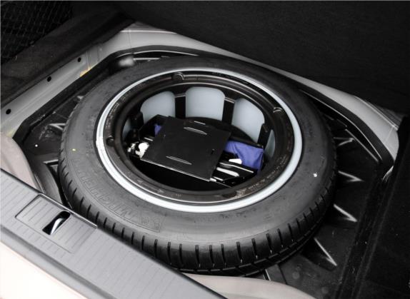 奔驰S级 2010款 S 400 L HYBRID 其他细节类   备胎