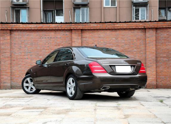 奔驰S级 2010款 S 400 L HYBRID 外观   斜后