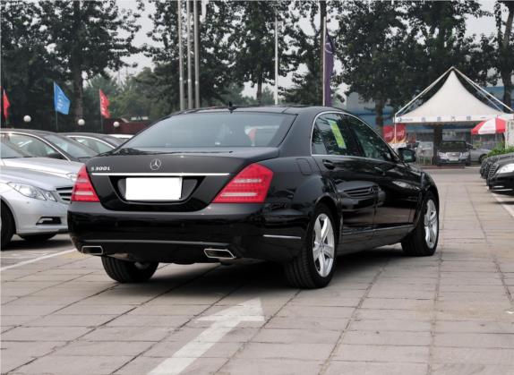 奔驰S级 2010款 S 300 L 豪华型 外观   斜后