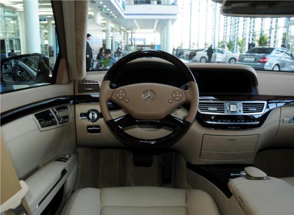 奔驰S级 2011款 S 500 L CGI 4MATIC 中控类   驾驶位