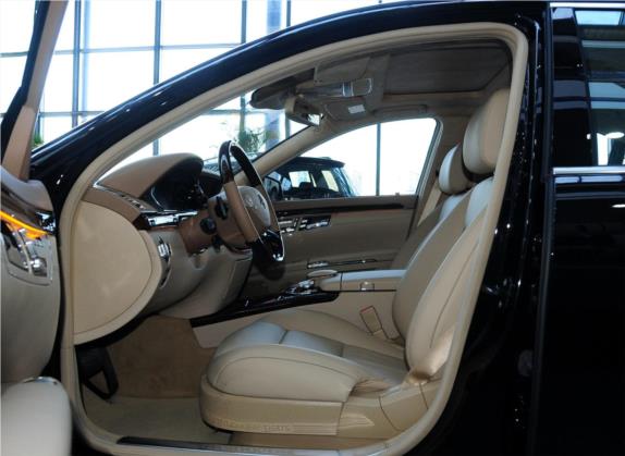 奔驰S级 2011款 S 500 L CGI 4MATIC 车厢座椅   前排空间