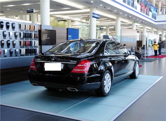 奔驰S级 2011款 S 500 L CGI 4MATIC 外观   斜后