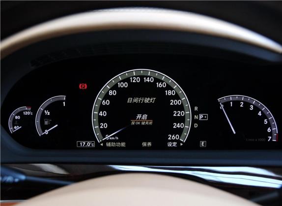 奔驰S级 2011款 S 500 L CGI 4MATIC 中控类   仪表盘