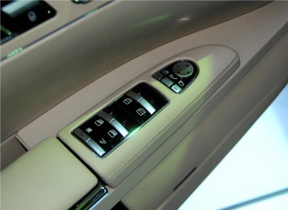 奔驰S级 2011款 S 500 L CGI 4MATIC 车厢座椅   门窗控制