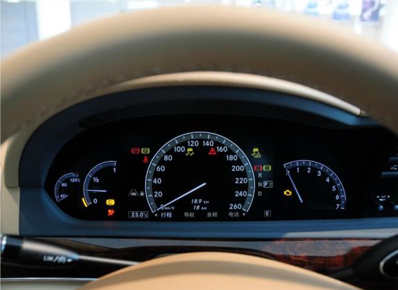 奔驰S级 2011款 S 350 L CGI 中控类   仪表盘