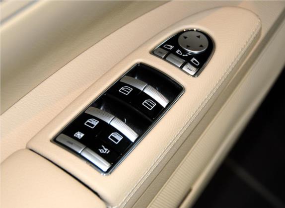 奔驰S级 2011款 S 350 L CGI 车厢座椅   门窗控制