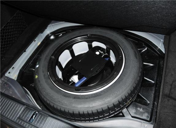 奔驰S级 2012款 S 300 L 商务型 Grand Edition 其他细节类   备胎