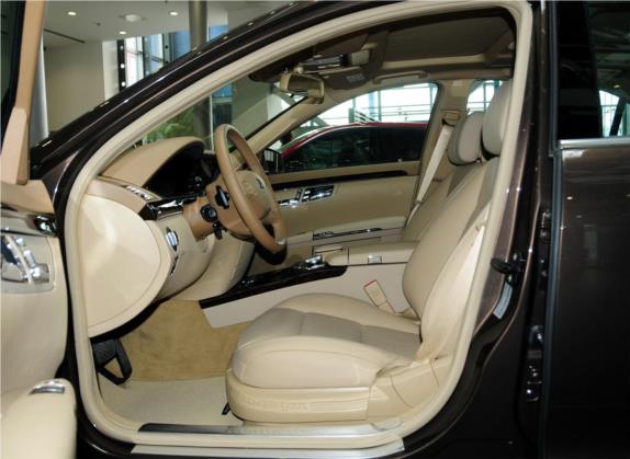 奔驰S级 2012款 S 300 L 商务型 Grand Edition 车厢座椅   前排空间
