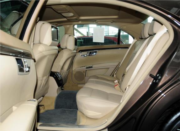 奔驰S级 2012款 S 300 L 商务型 Grand Edition 车厢座椅   后排空间