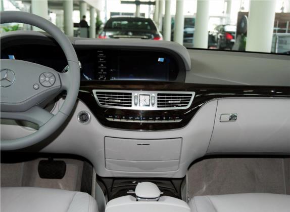 奔驰S级 2012款 S 300 L 尊贵型 Grand Edition 中控类   中控台