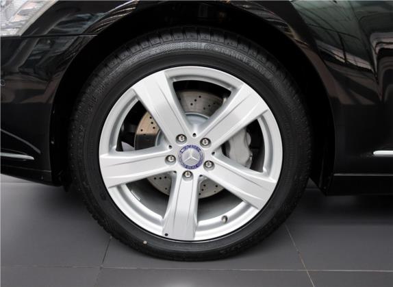 奔驰S级 2012款 S 300 L 尊贵型 Grand Edition 其他细节类   前轮