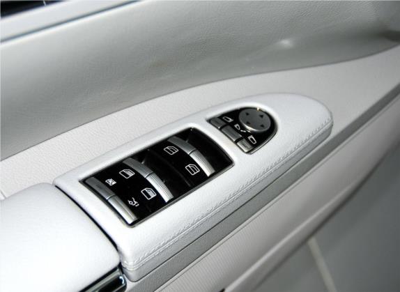 奔驰S级 2012款 S 300 L 尊贵型 Grand Edition 车厢座椅   门窗控制