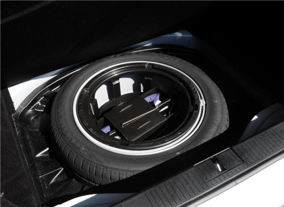 奔驰S级 2012款 S 350 L 4MATIC Grand Edition 其他细节类   备胎