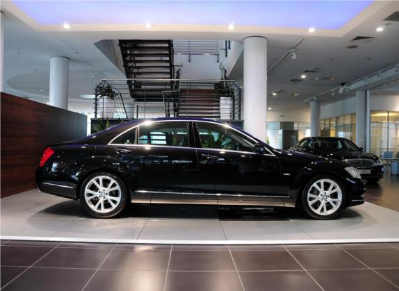 奔驰S级 2012款 S 400 L HYBRID Grand Edition 外观   正侧