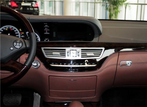 奔驰S级 2012款 S 500 L 4MATIC Grand Edition 中控类   中控台
