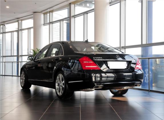 奔驰S级 2012款 S 500 L 4MATIC Grand Edition 外观   斜后