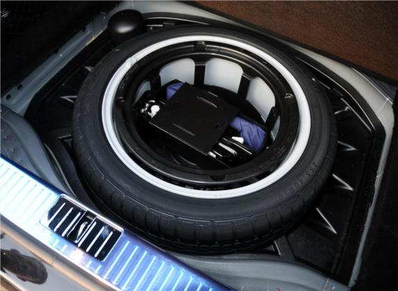 奔驰S级 2012款 S 600 L Grand Edition 其他细节类   备胎