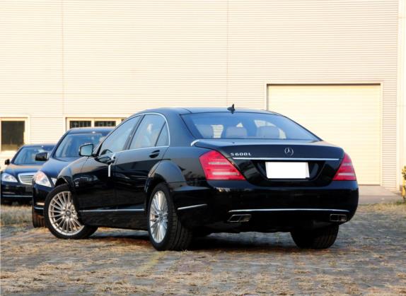 奔驰S级 2012款 S 600 L Grand Edition 外观   斜后