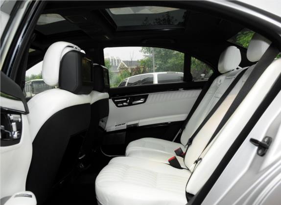 奔驰S级 2012款 S 600 L Grand Edition designo 车厢座椅   后排空间