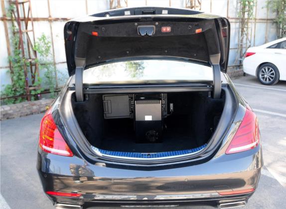 奔驰S级 2014款 S 500 L 车厢座椅   后备厢