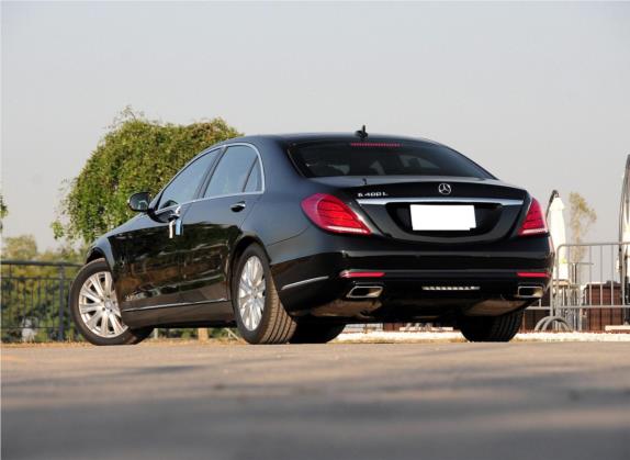 奔驰S级 2014款 S 400 L 尊贵型 外观   斜后