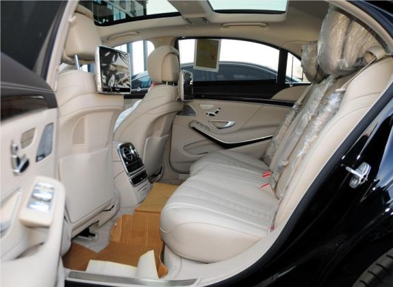 奔驰S级 2014款 S 500 L 4MATIC 车厢座椅   后排空间