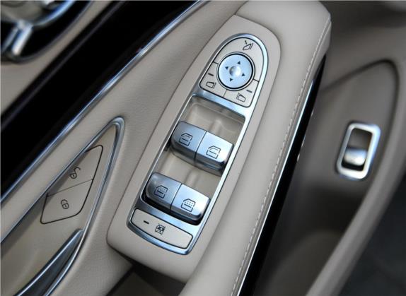 奔驰S级 2014款 S 500 L 4MATIC 车厢座椅   门窗控制