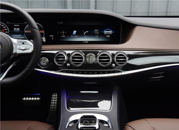 奔驰S级 2018款 S 450 L 4MATIC 卓越特别版 中控类   中控台