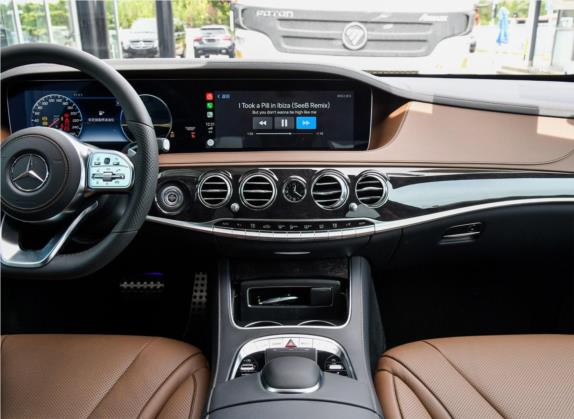 奔驰S级 2019款 S 450 L 4MATIC 中控类   中控台