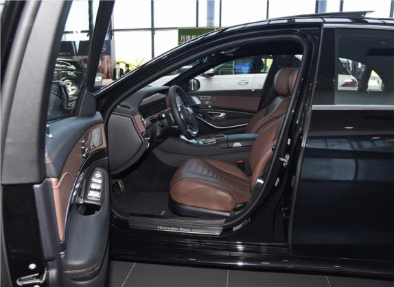 奔驰S级 2019款 S 500 L 4MATIC 臻藏版 车厢座椅   前排空间